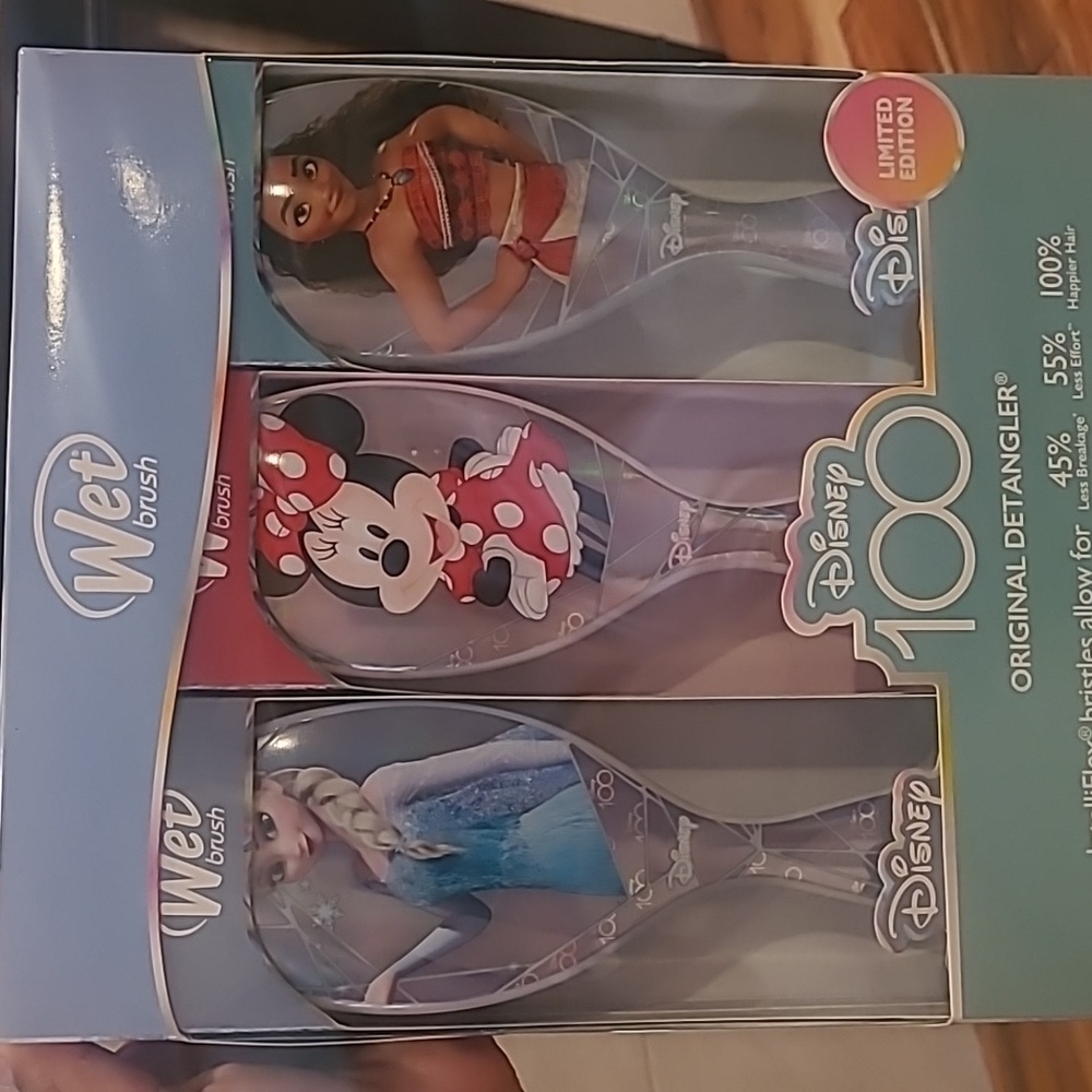 Disney 100 wet brush set